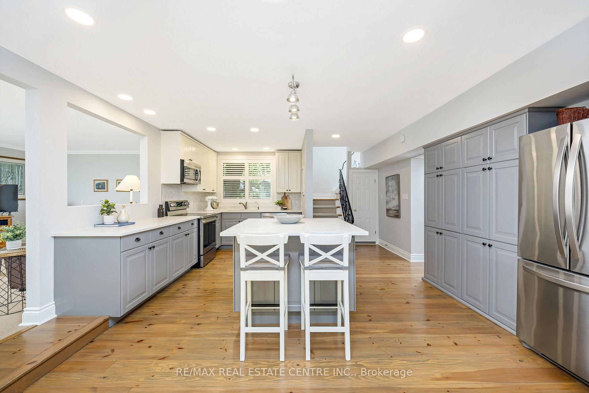 Photo 10 of 209 Campbell Avenue E, Milton, Campbellville — HOMEH