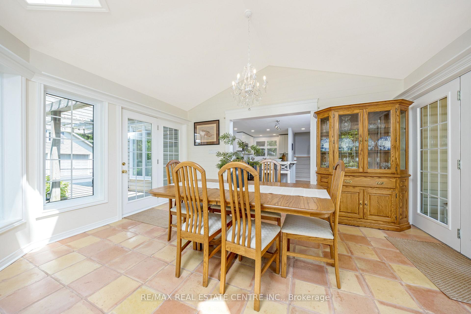 Photo 15 of 209 Campbell Avenue E, Milton, Campbellville — HOMEH