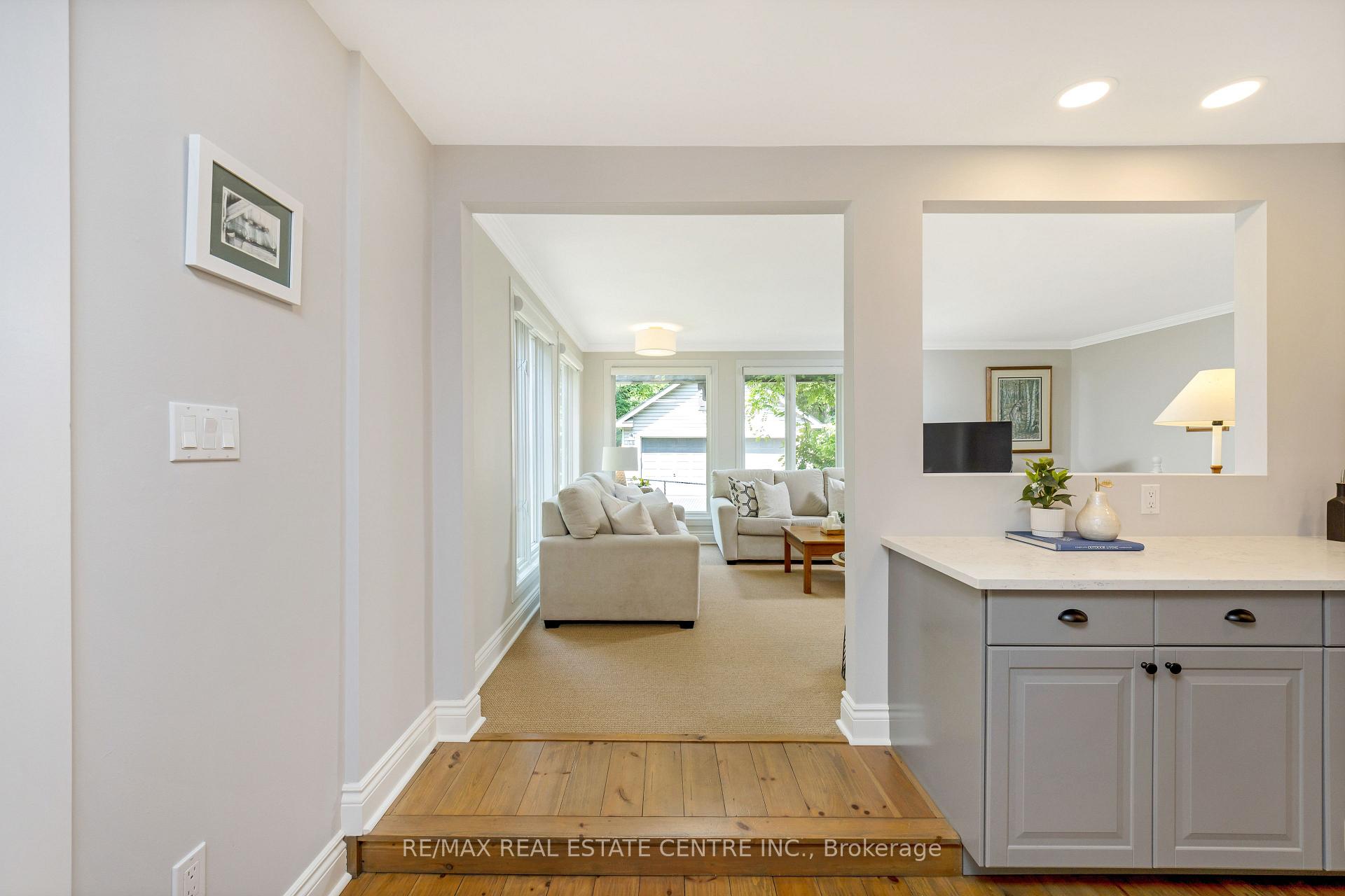 Photo 11 of 209 Campbell Avenue E, Milton, Campbellville — HOMEH
