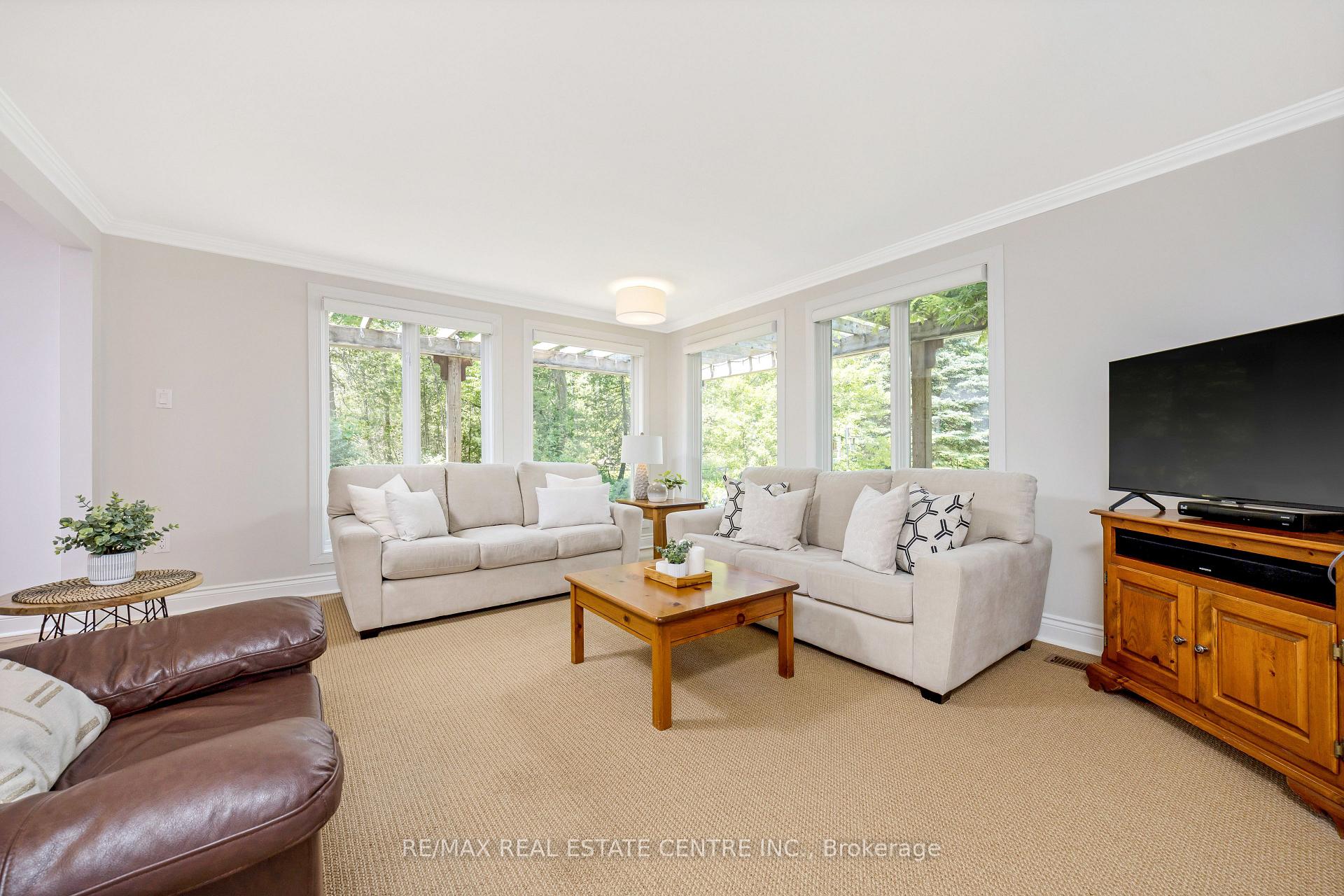 Photo 16 of 209 Campbell Avenue E, Milton, Campbellville — HOMEH
