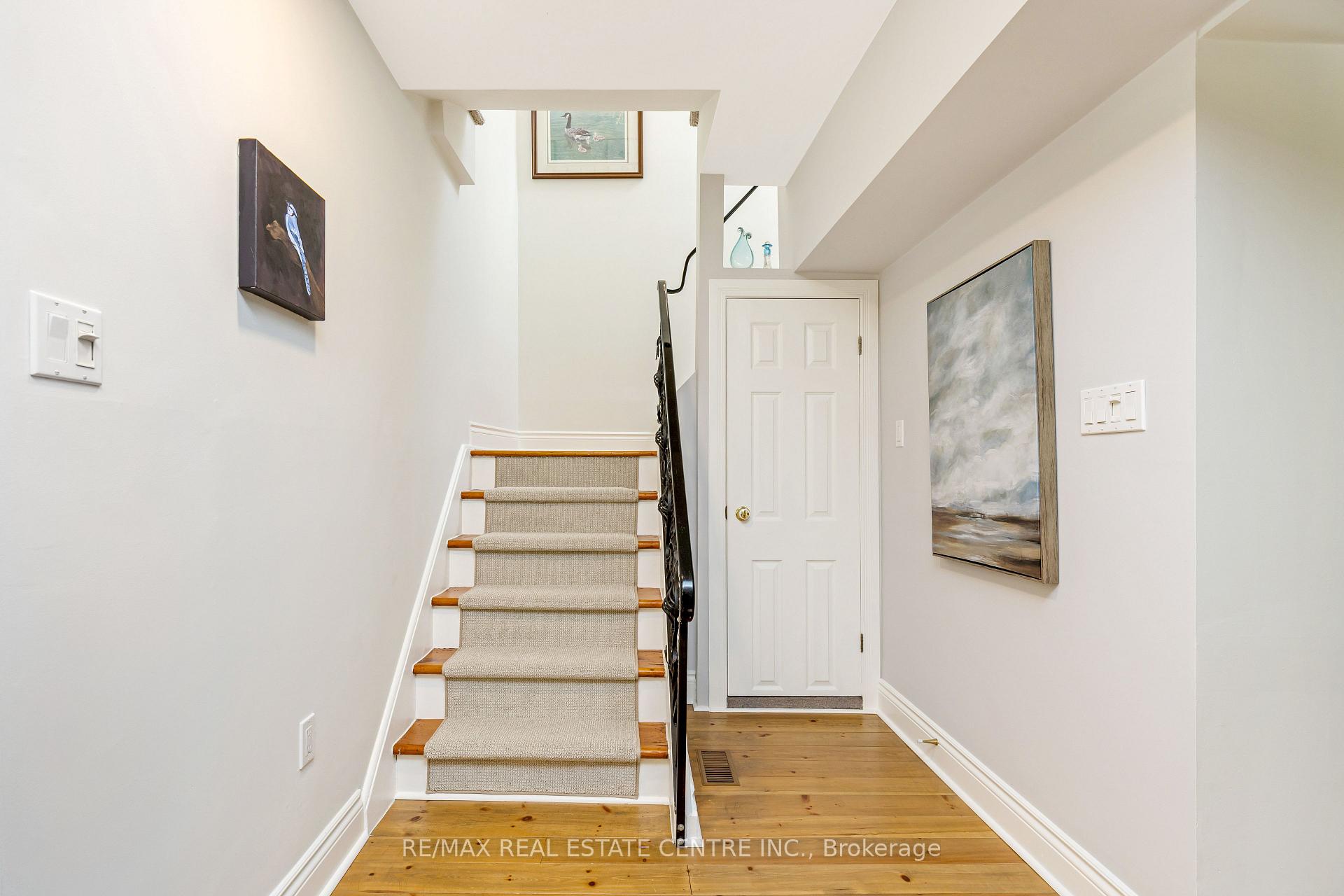 Photo 13 of 209 Campbell Avenue E, Milton, Campbellville — HOMEH