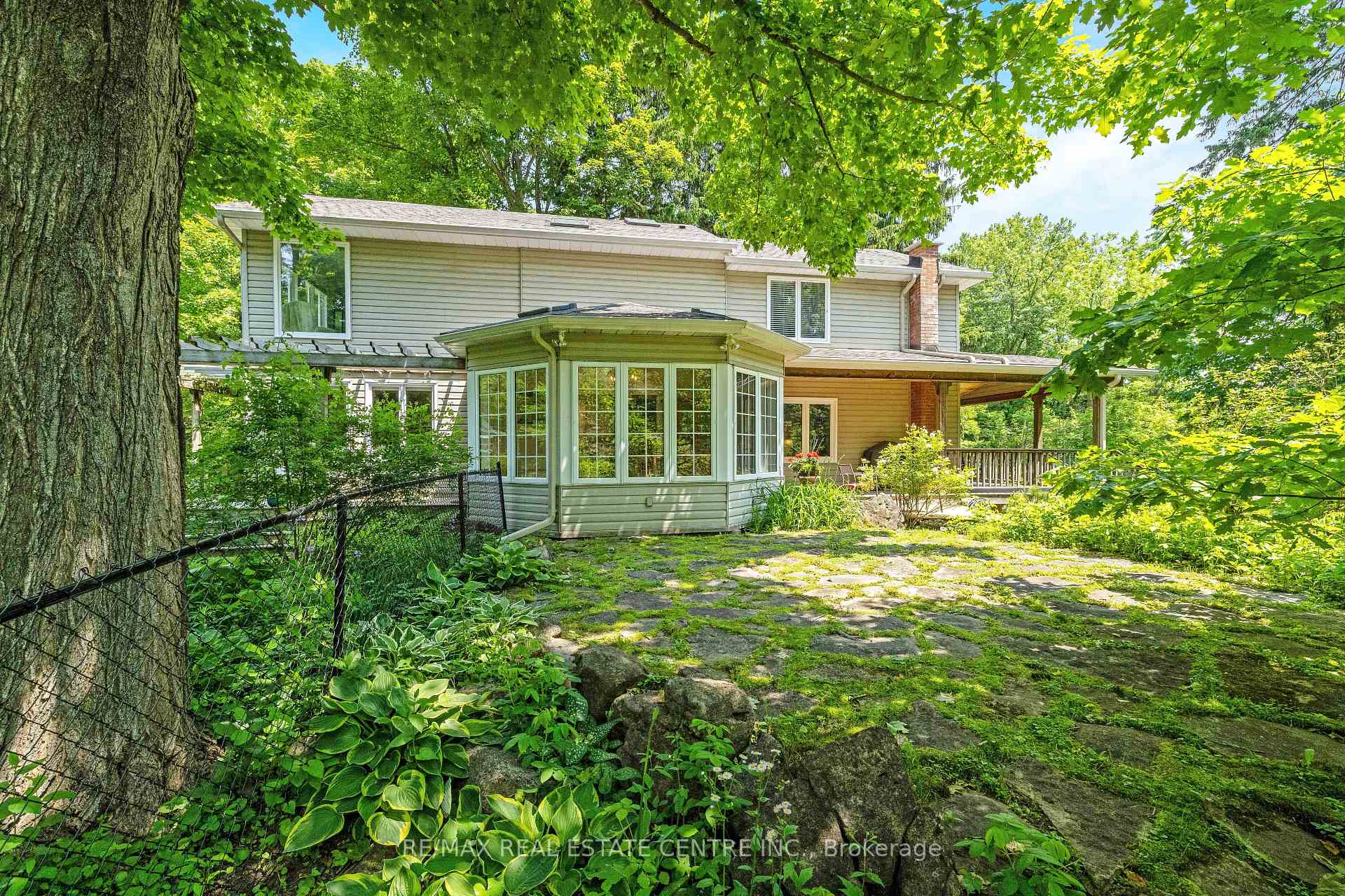 Photo 37 of 209 Campbell Avenue E, Milton, Campbellville — HOMEH