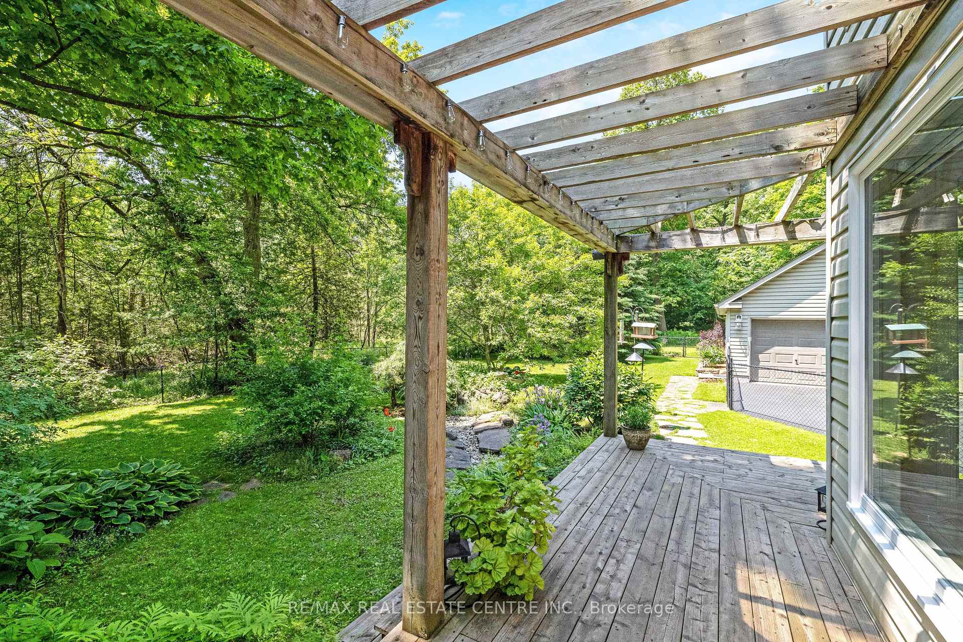 Photo 40 of 209 Campbell Avenue E, Milton, Campbellville — HOMEH