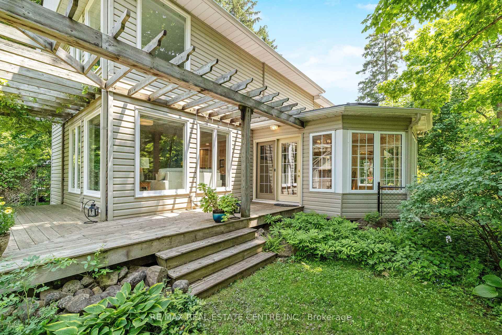 Photo 39 of 209 Campbell Avenue E, Milton, Campbellville — HOMEH