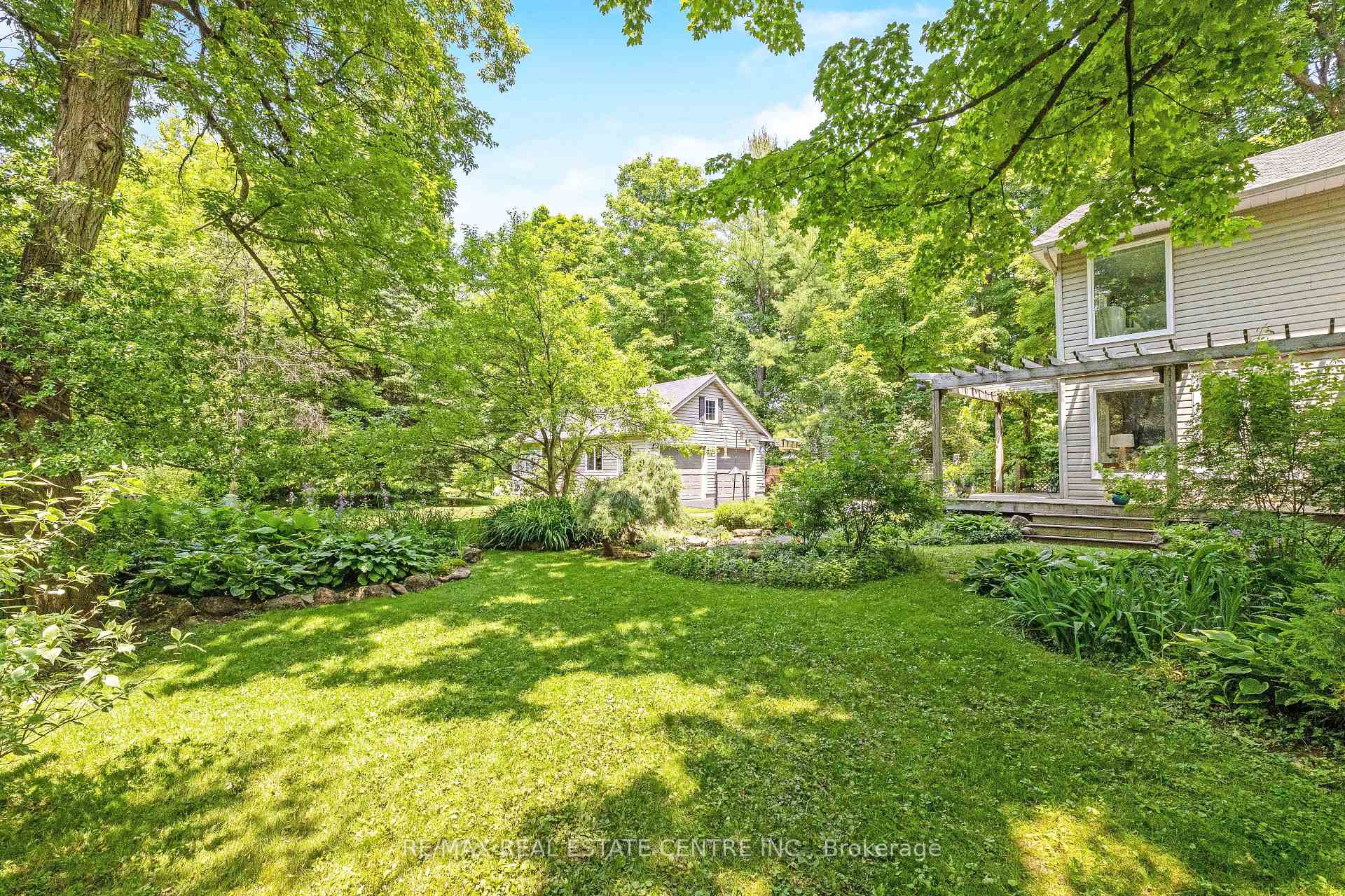 Photo 41 of 209 Campbell Avenue E, Milton, Campbellville — HOMEH