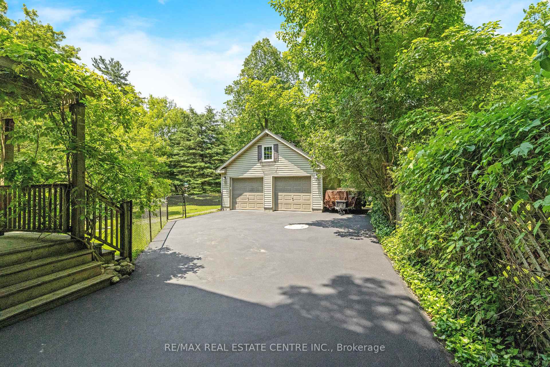Photo 33 of 209 Campbell Avenue E, Milton, Campbellville — HOMEH