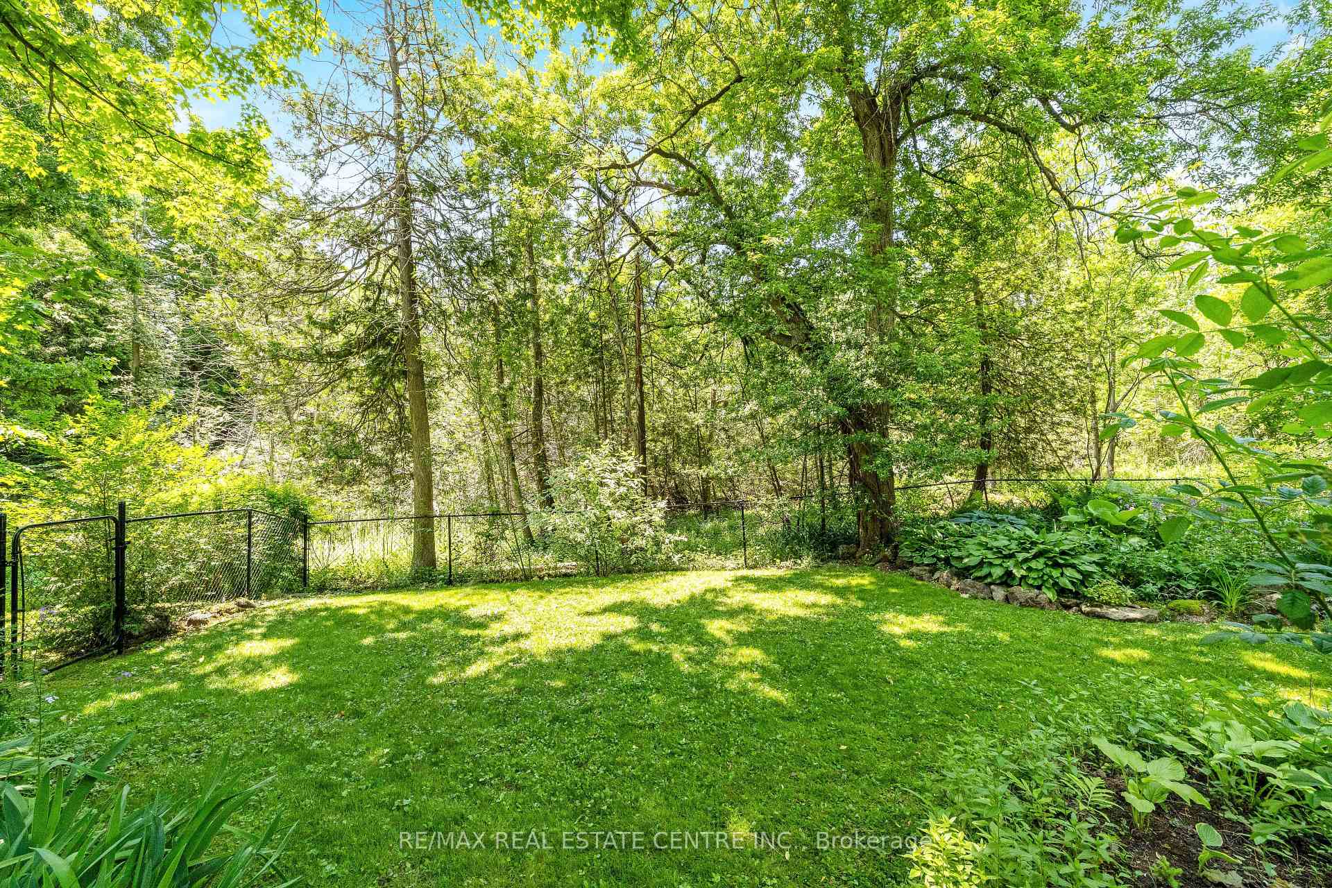 Photo 42 of 209 Campbell Avenue E, Milton, Campbellville — HOMEH