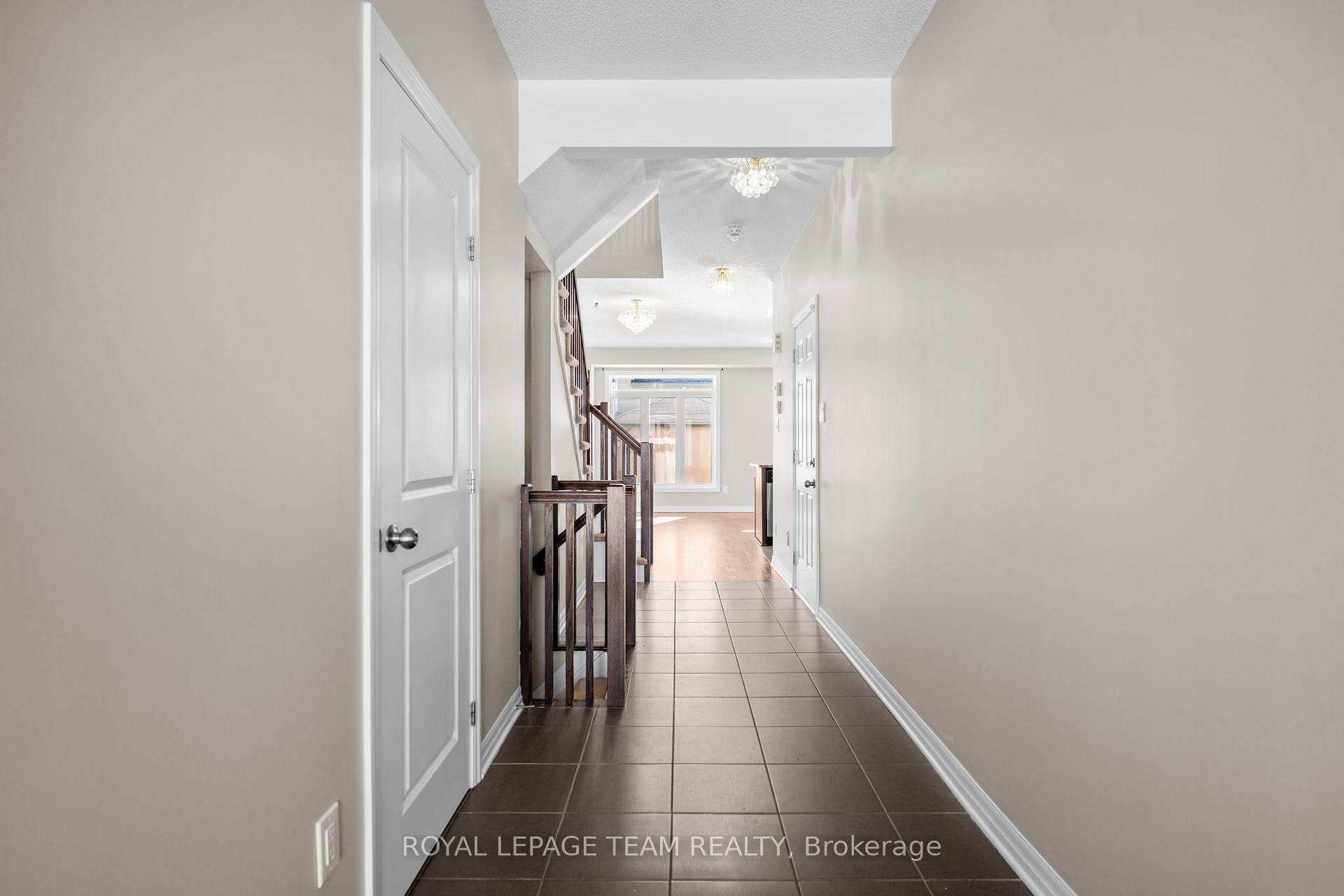 Photo 3 of 628 Spring Valley Drive, Ottawa, Mer Bleue/Bradley Estates/Anderson Park — HOMEH