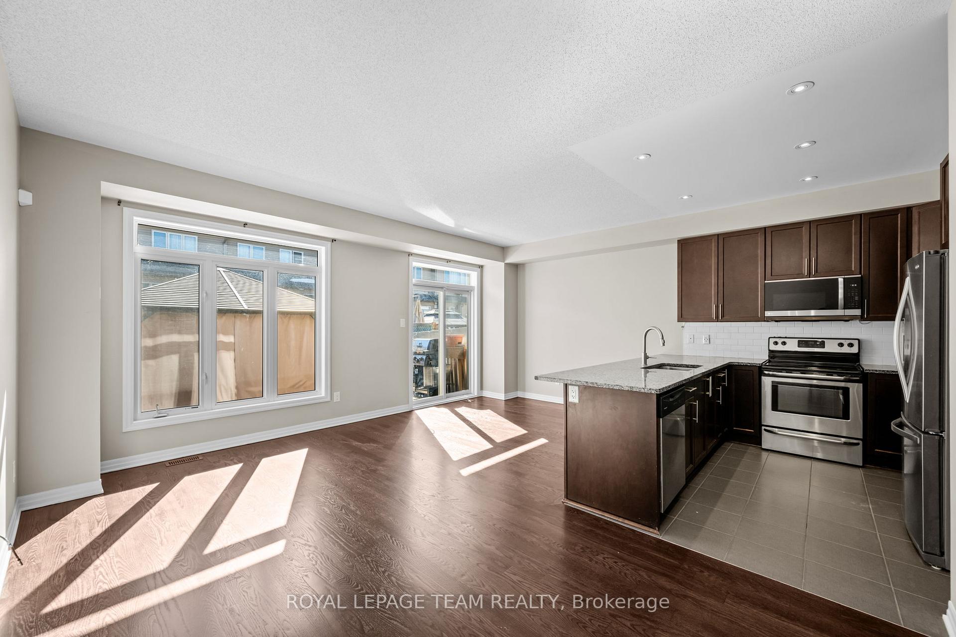 Photo 5 of 628 Spring Valley Drive, Ottawa, Mer Bleue/Bradley Estates/Anderson Park — HOMEH