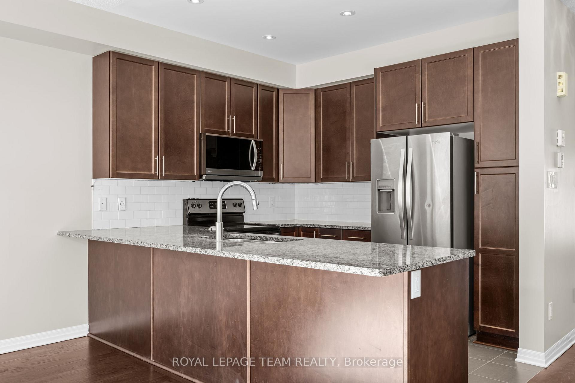 Photo 7 of 628 Spring Valley Drive, Ottawa, Mer Bleue/Bradley Estates/Anderson Park — HOMEH