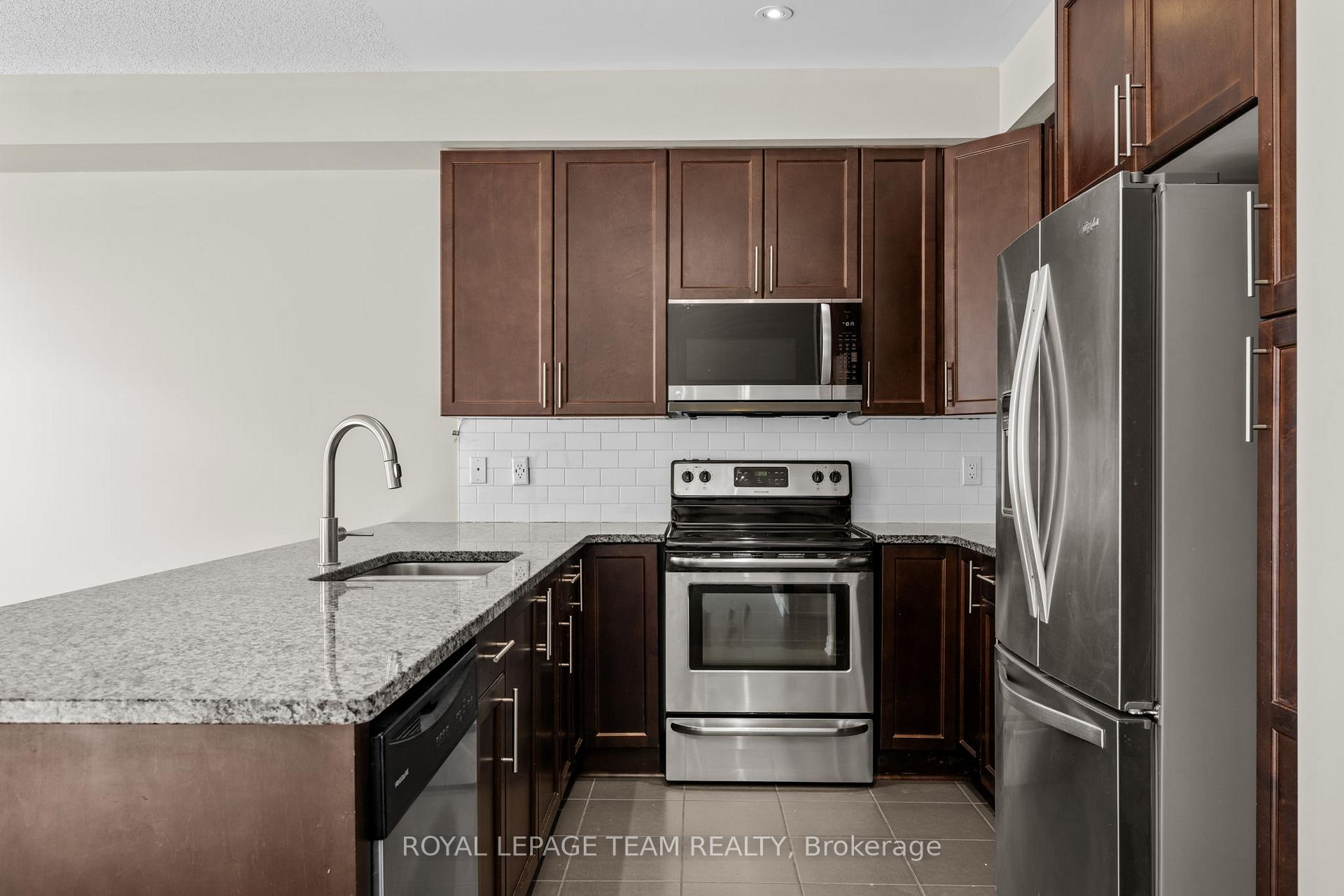 Photo 8 of 628 Spring Valley Drive, Ottawa, Mer Bleue/Bradley Estates/Anderson Park — HOMEH