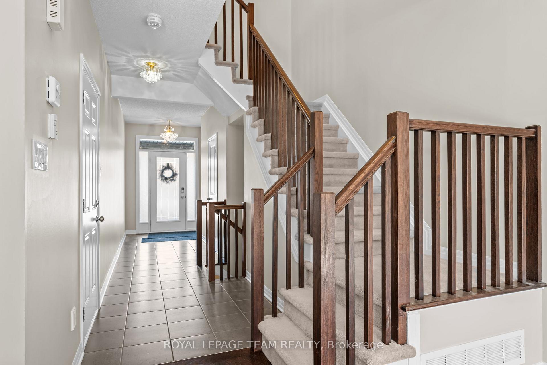 Photo 10 of 628 Spring Valley Drive, Ottawa, Mer Bleue/Bradley Estates/Anderson Park — HOMEH