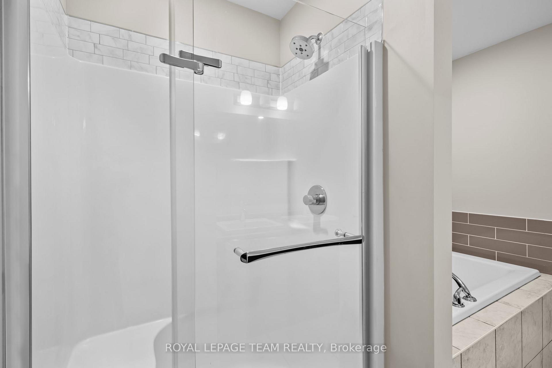 Photo 15 of 628 Spring Valley Drive, Ottawa, Mer Bleue/Bradley Estates/Anderson Park — HOMEH