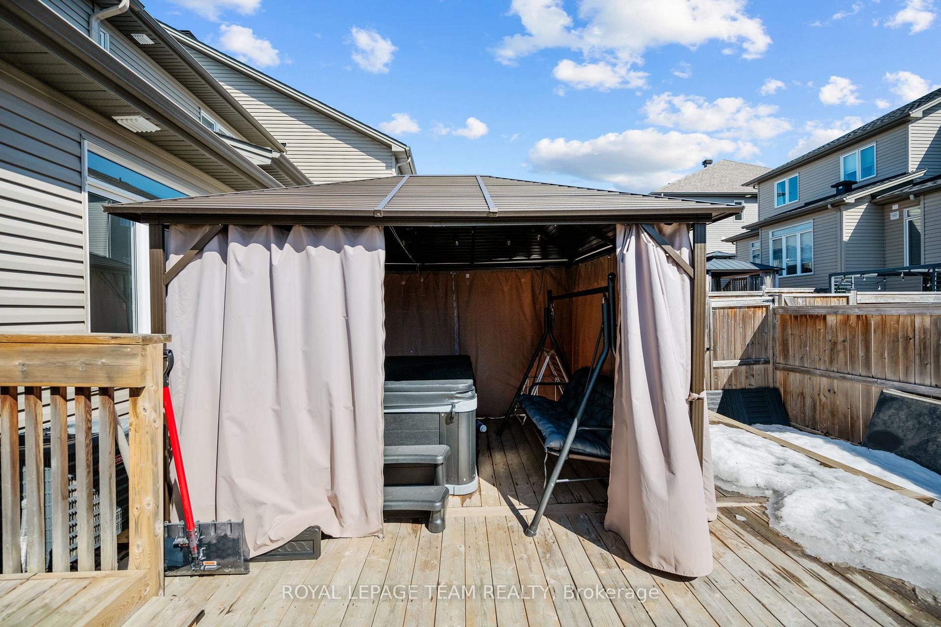 Photo 23 of 628 Spring Valley Drive, Ottawa, Mer Bleue/Bradley Estates/Anderson Park — HOMEH