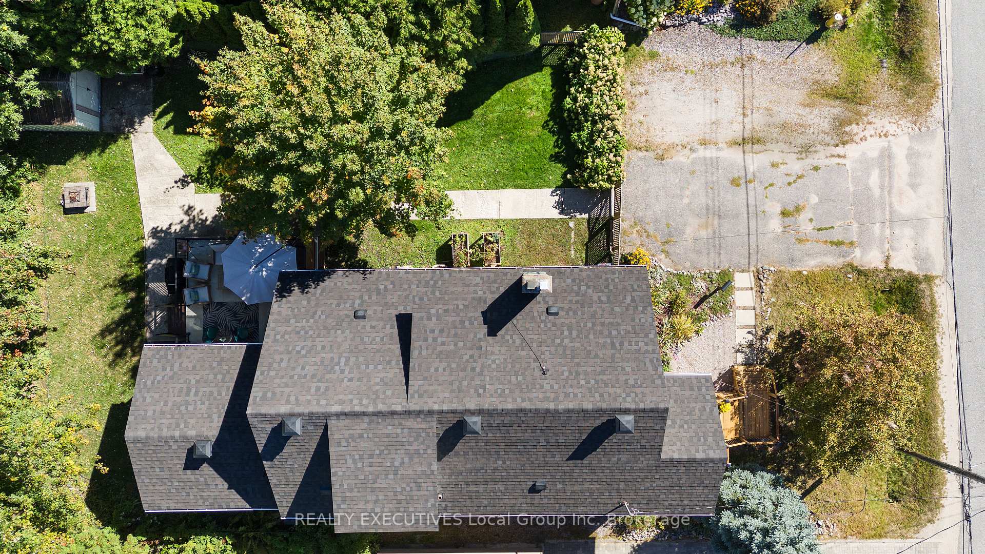 Photo 2 of 60 Whitney Avenue, North Bay, Ferris — HOMEH