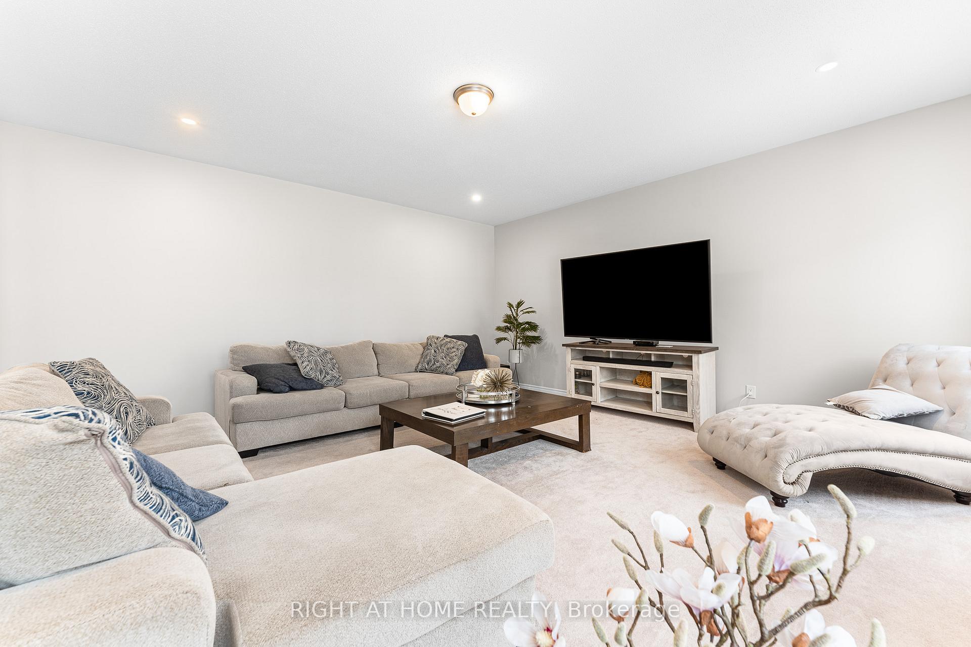 Photo 14 of 354 Sweetclover Way, Ottawa, Avalon West — HOMEH