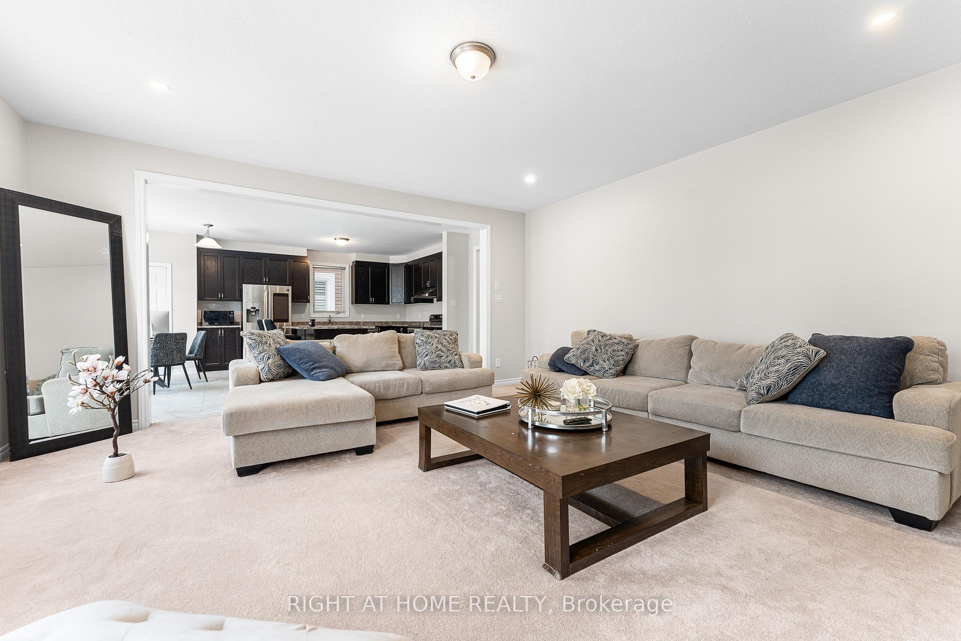 Photo 15 of 354 Sweetclover Way, Ottawa, Avalon West — HOMEH