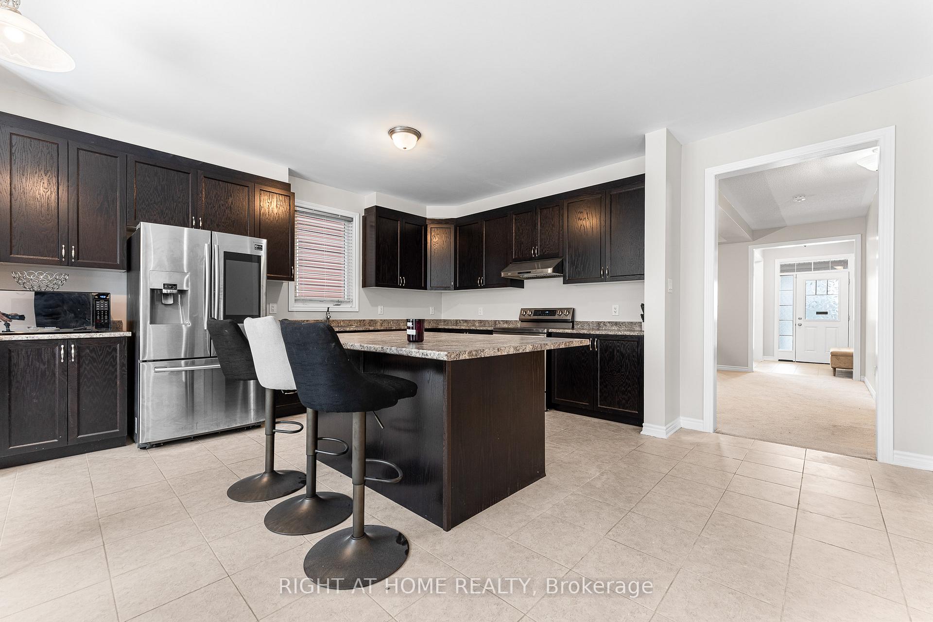 Photo 18 of 354 Sweetclover Way, Ottawa, Avalon West — HOMEH