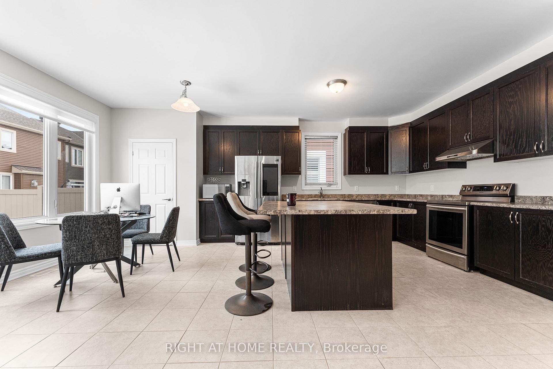 Photo 19 of 354 Sweetclover Way, Ottawa, Avalon West — HOMEH
