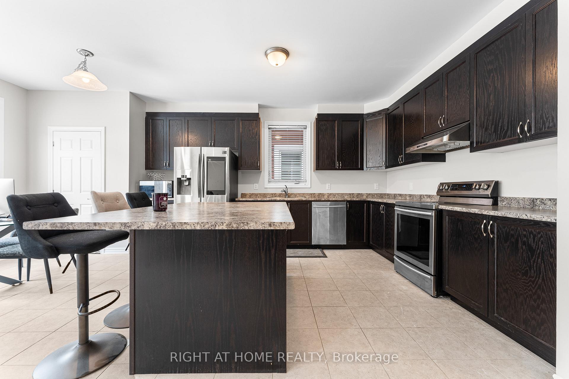 Photo 20 of 354 Sweetclover Way, Ottawa, Avalon West — HOMEH