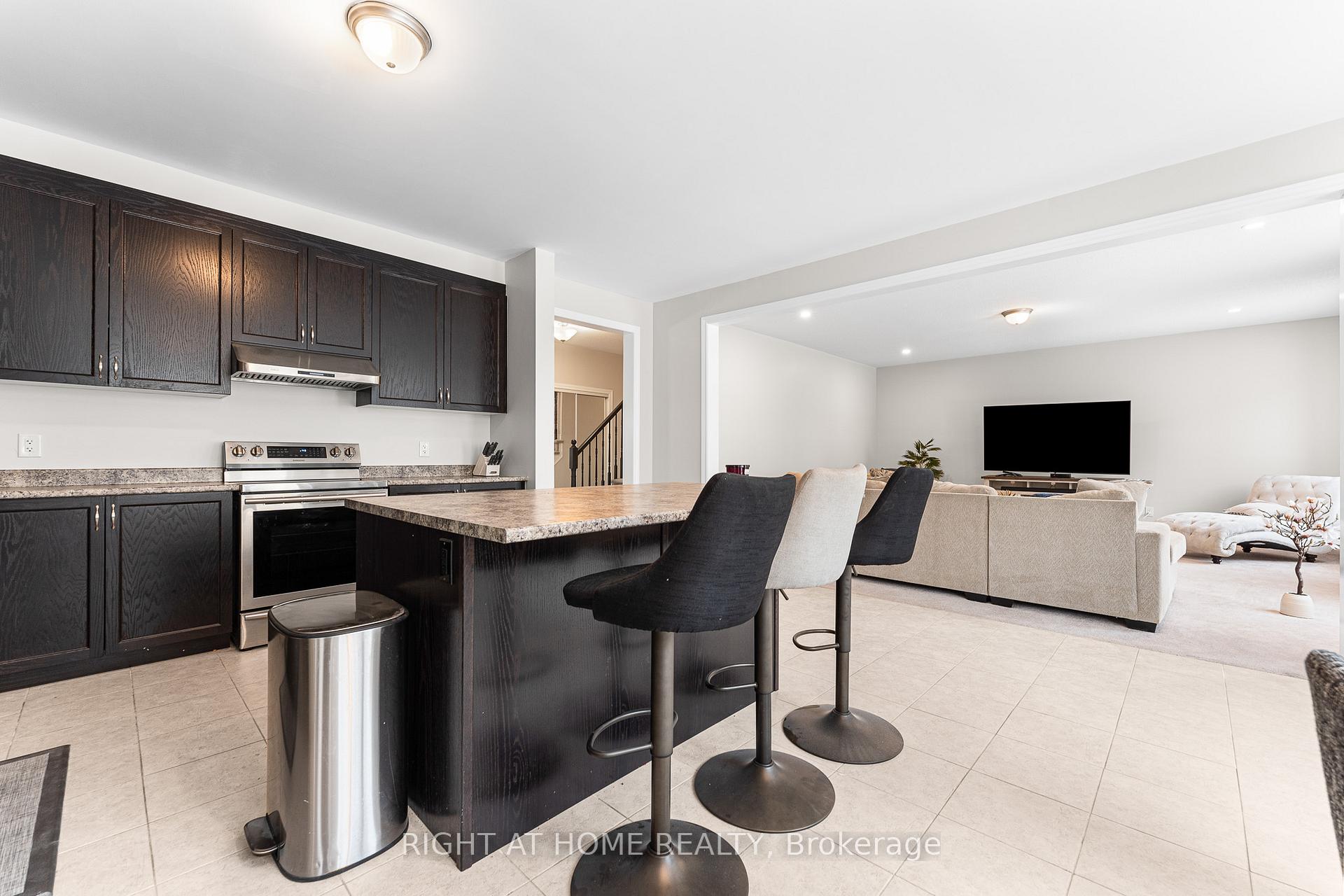 Photo 23 of 354 Sweetclover Way, Ottawa, Avalon West — HOMEH