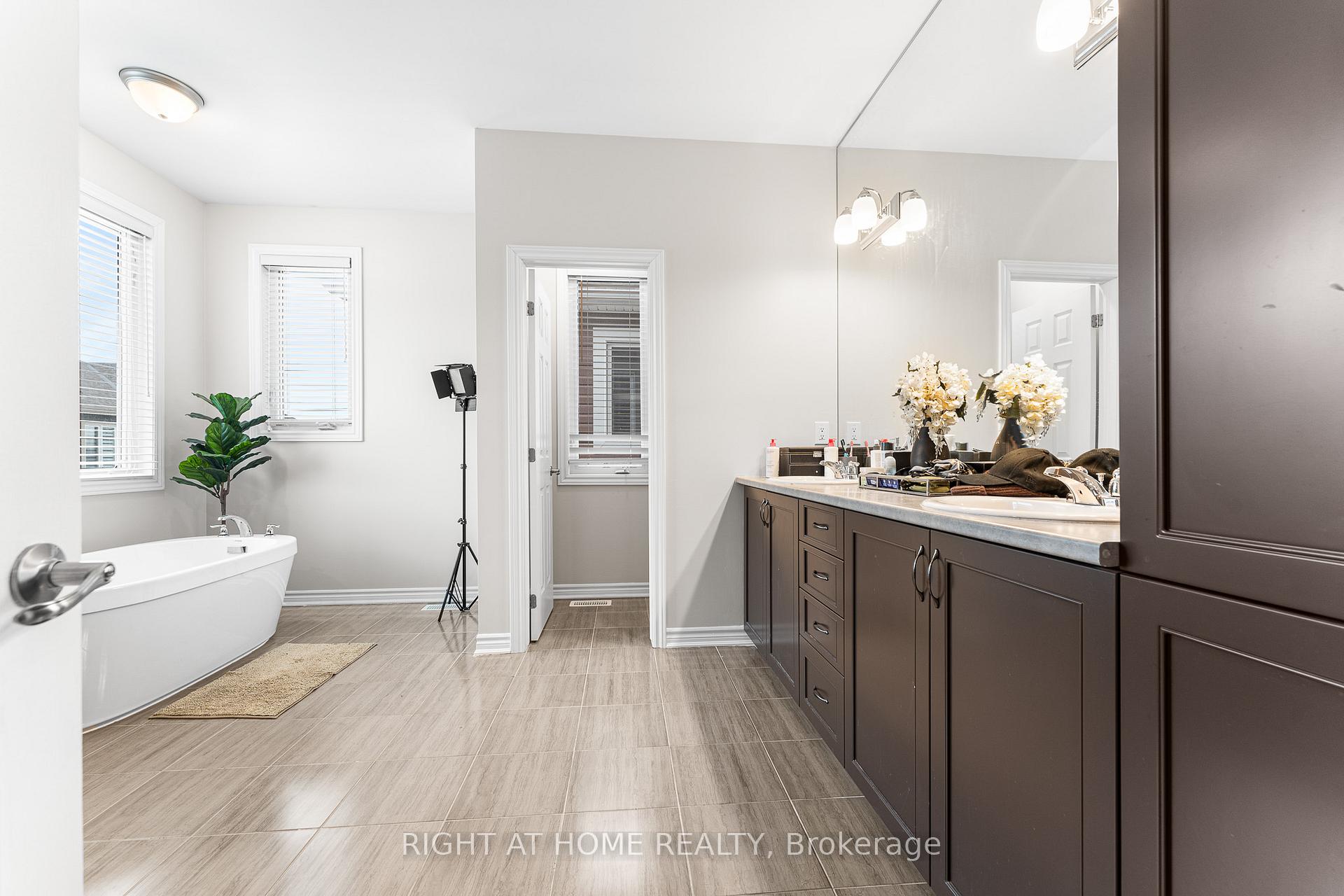 Photo 30 of 354 Sweetclover Way, Ottawa, Avalon West — HOMEH