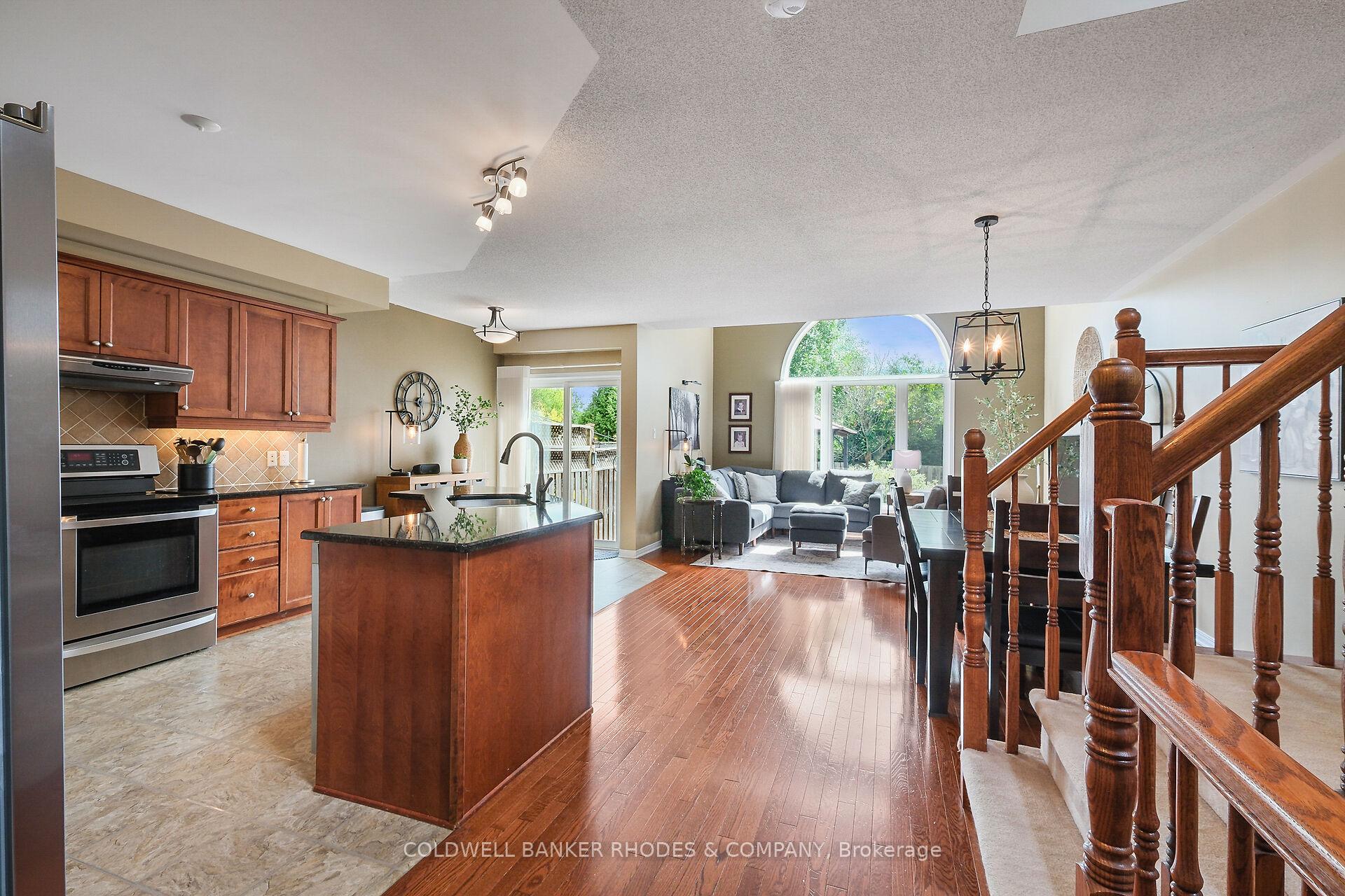 Photo 5 of 175 Destiny Private, Ottawa, Fallingbrook/Gardenway South — HOMEH