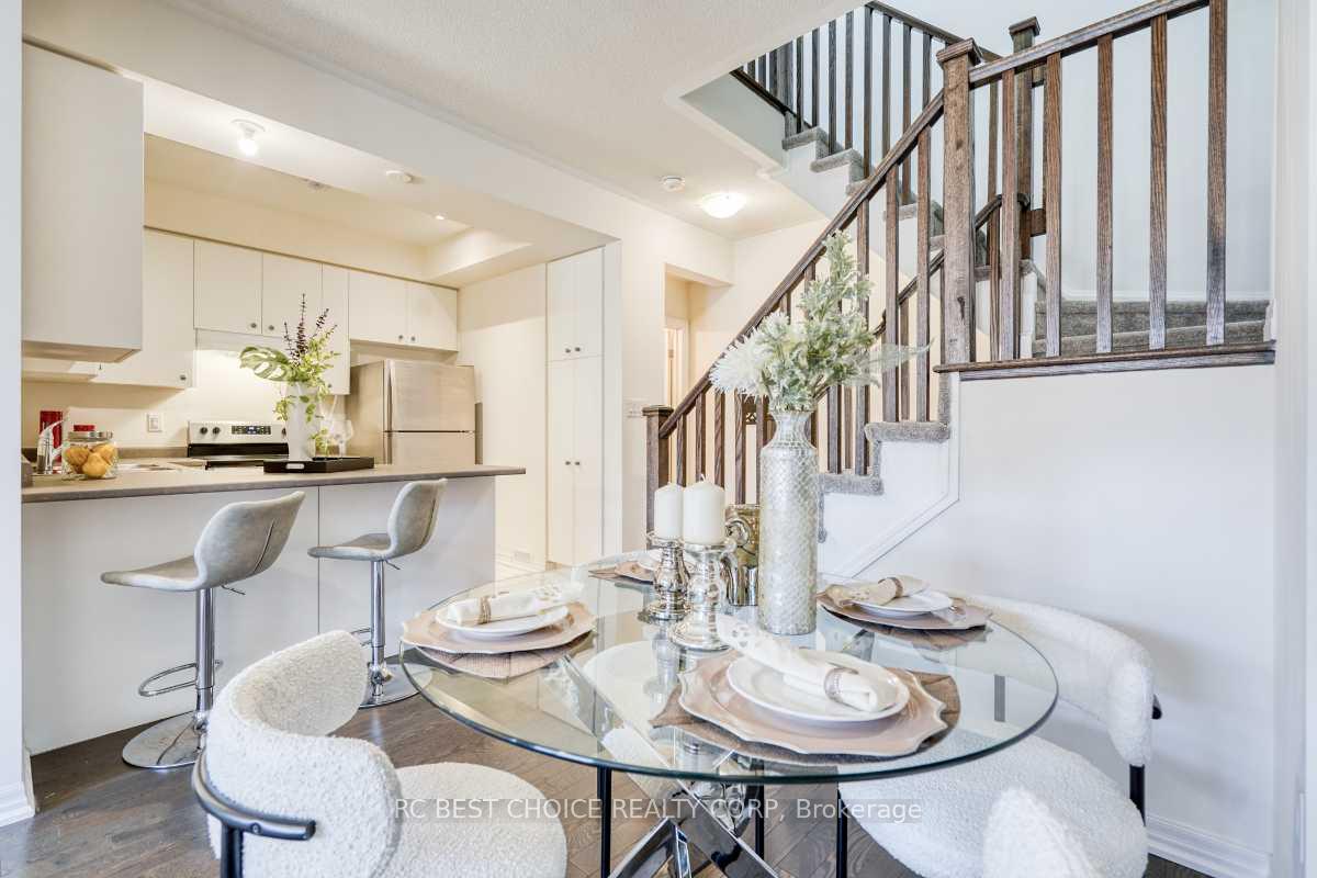 Photo 3 of 24 Delano Way, Newmarket, Woodland Hill — HOMEH