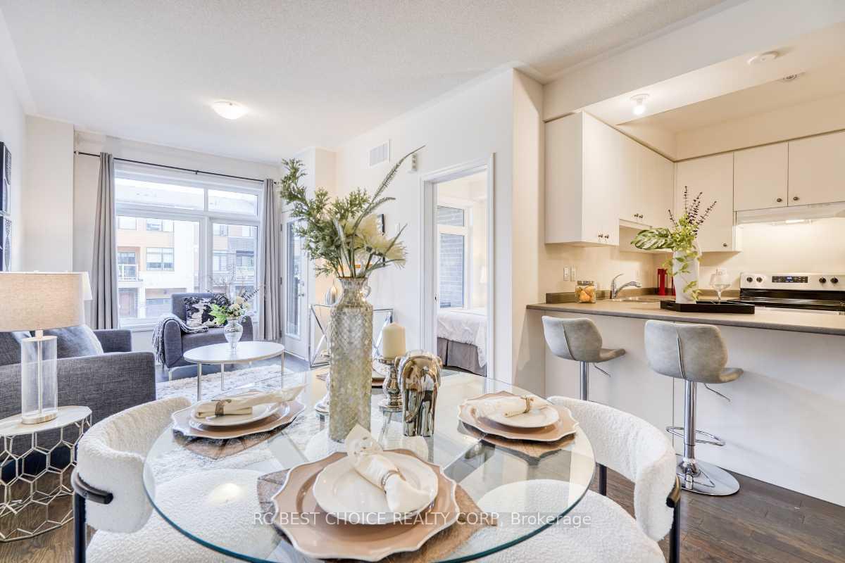 Photo 4 of 24 Delano Way, Newmarket, Woodland Hill — HOMEH