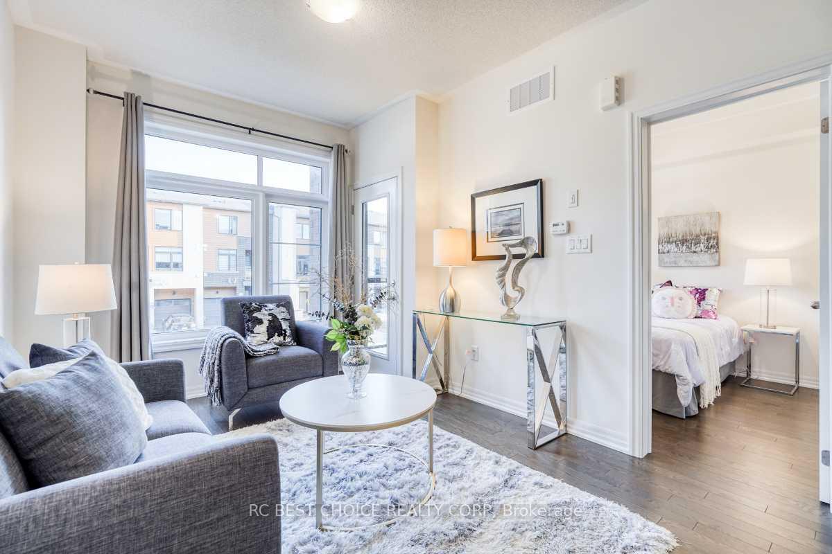 Photo 10 of 24 Delano Way, Newmarket, Woodland Hill — HOMEH