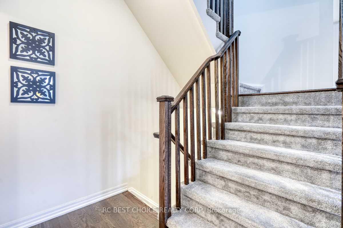 Photo 11 of 24 Delano Way, Newmarket, Woodland Hill — HOMEH