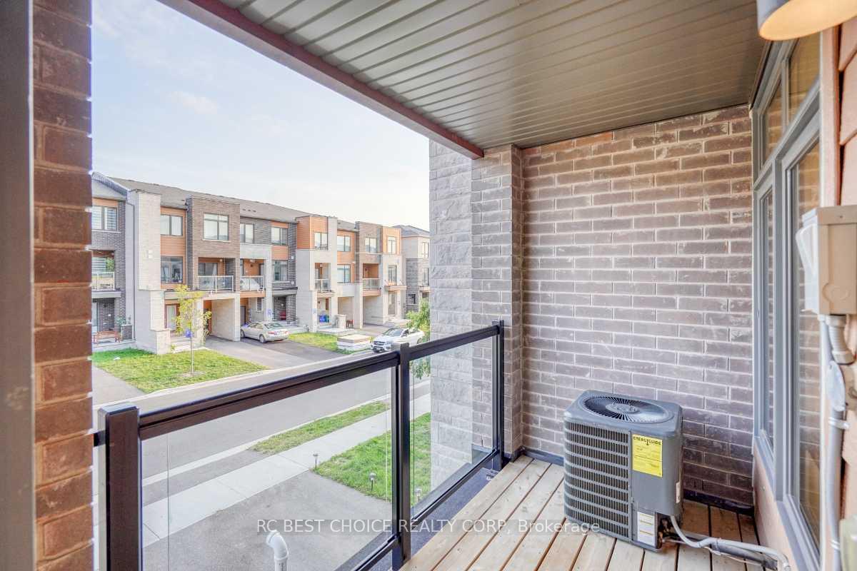 Photo 14 of 24 Delano Way, Newmarket, Woodland Hill — HOMEH