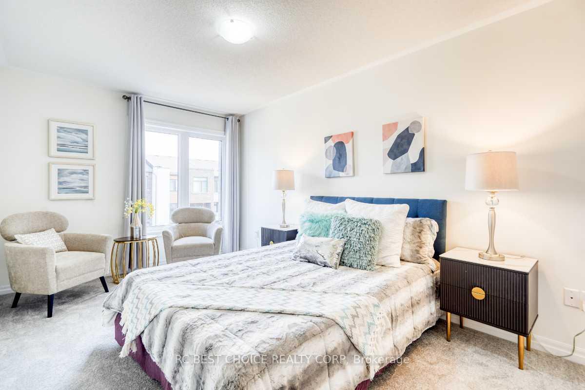 Photo 17 of 24 Delano Way, Newmarket, Woodland Hill — HOMEH