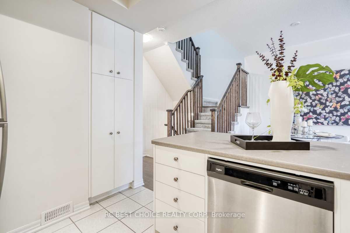 Photo 20 of 24 Delano Way, Newmarket, Woodland Hill — HOMEH