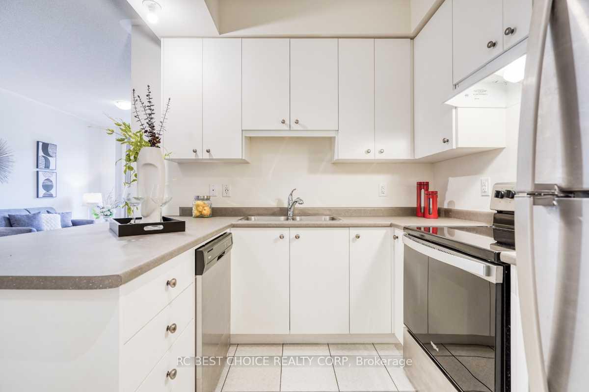 Photo 21 of 24 Delano Way, Newmarket, Woodland Hill — HOMEH