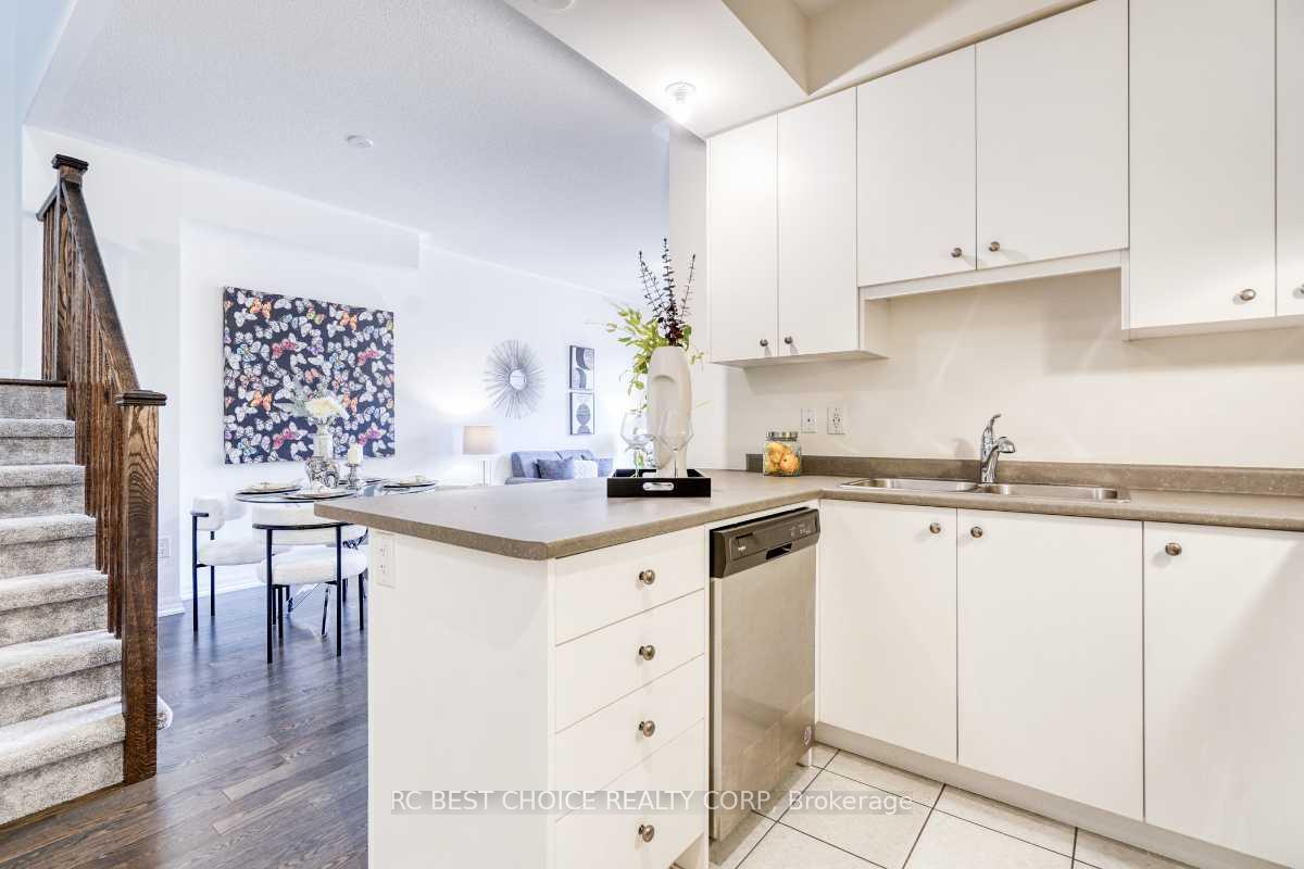 Photo 22 of 24 Delano Way, Newmarket, Woodland Hill — HOMEH