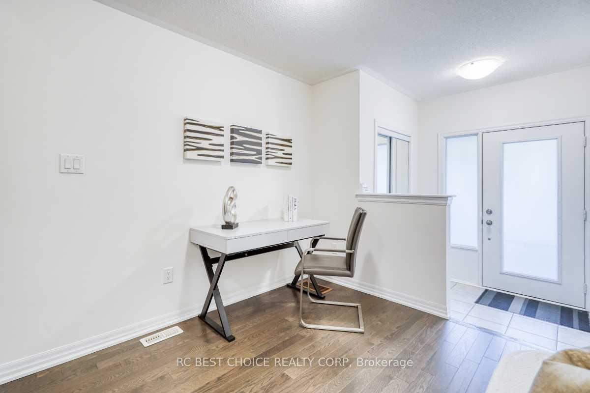 Photo 25 of 24 Delano Way, Newmarket, Woodland Hill — HOMEH