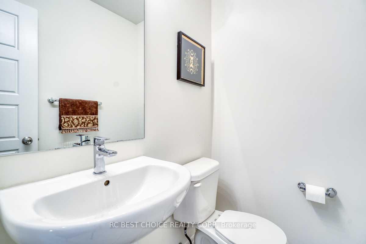 Photo 32 of 24 Delano Way, Newmarket, Woodland Hill — HOMEH