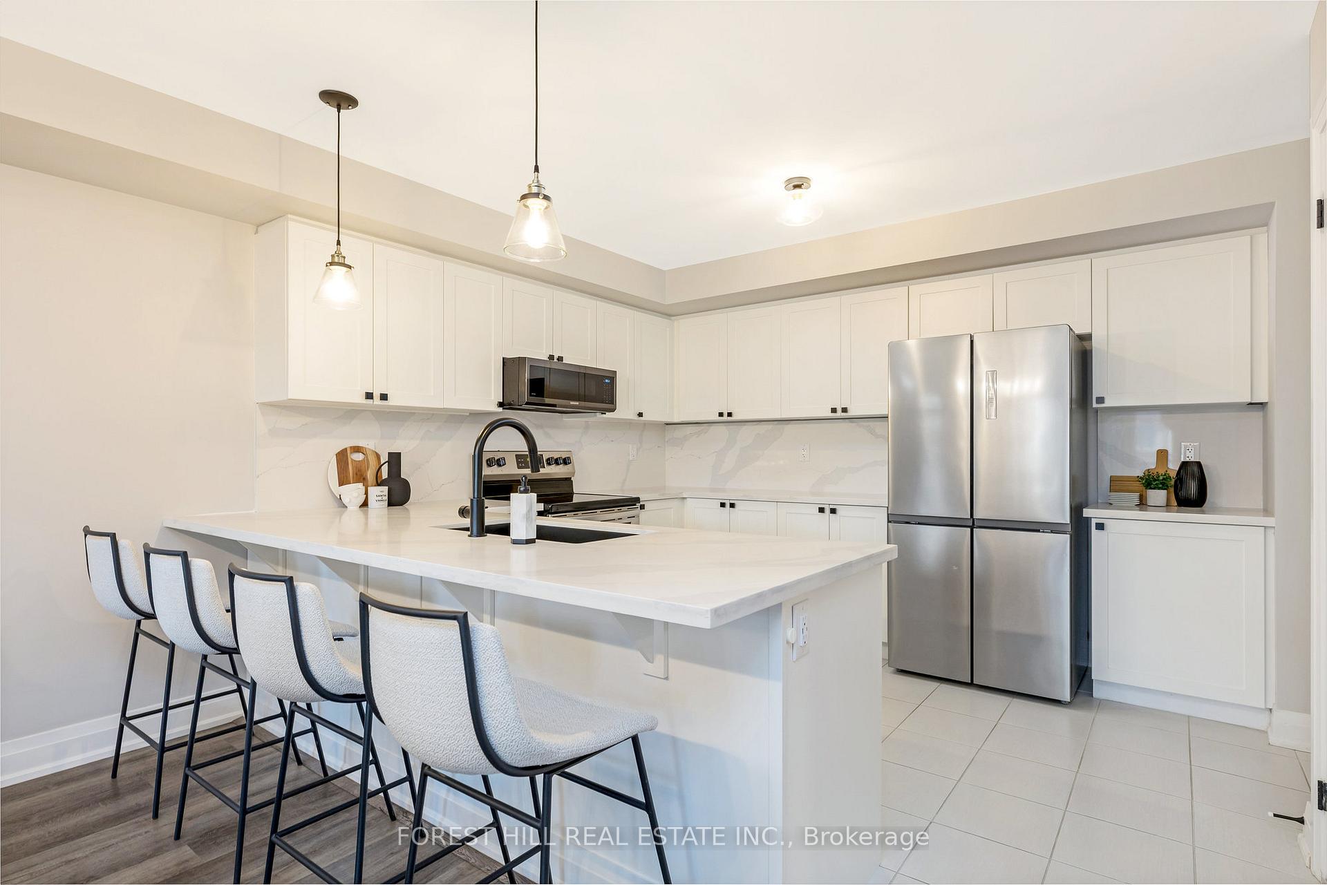 Photo 6 of 972 Hickory Crescent, Milton, Cobban — HOMEH