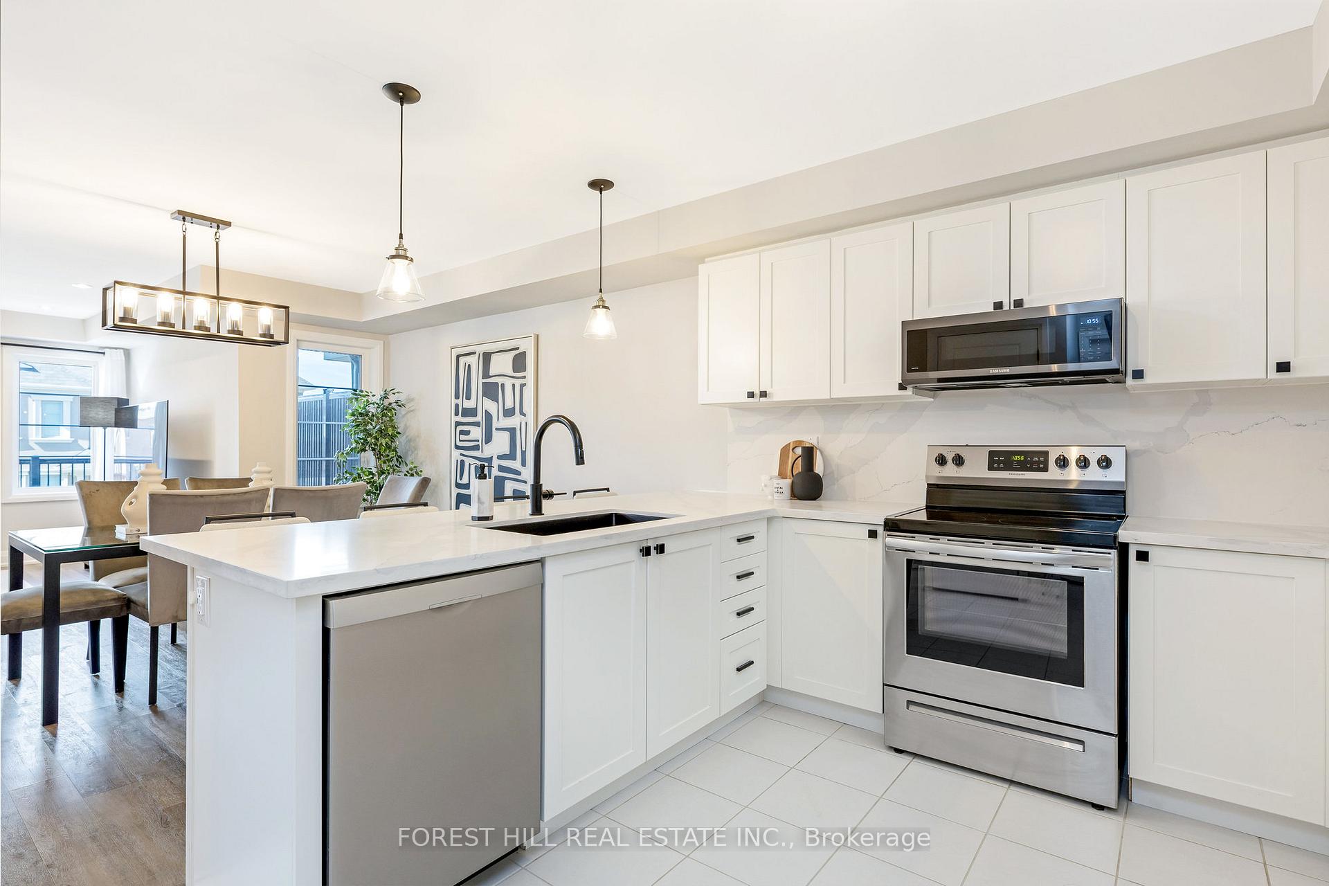 Photo 7 of 972 Hickory Crescent, Milton, Cobban — HOMEH