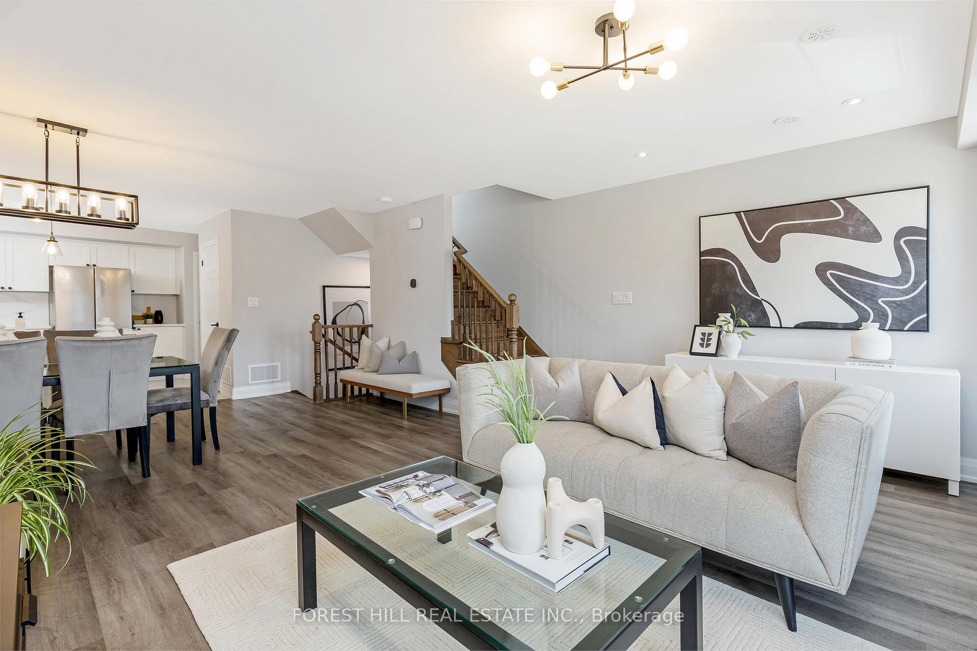 Photo 9 of 972 Hickory Crescent, Milton, Cobban — HOMEH