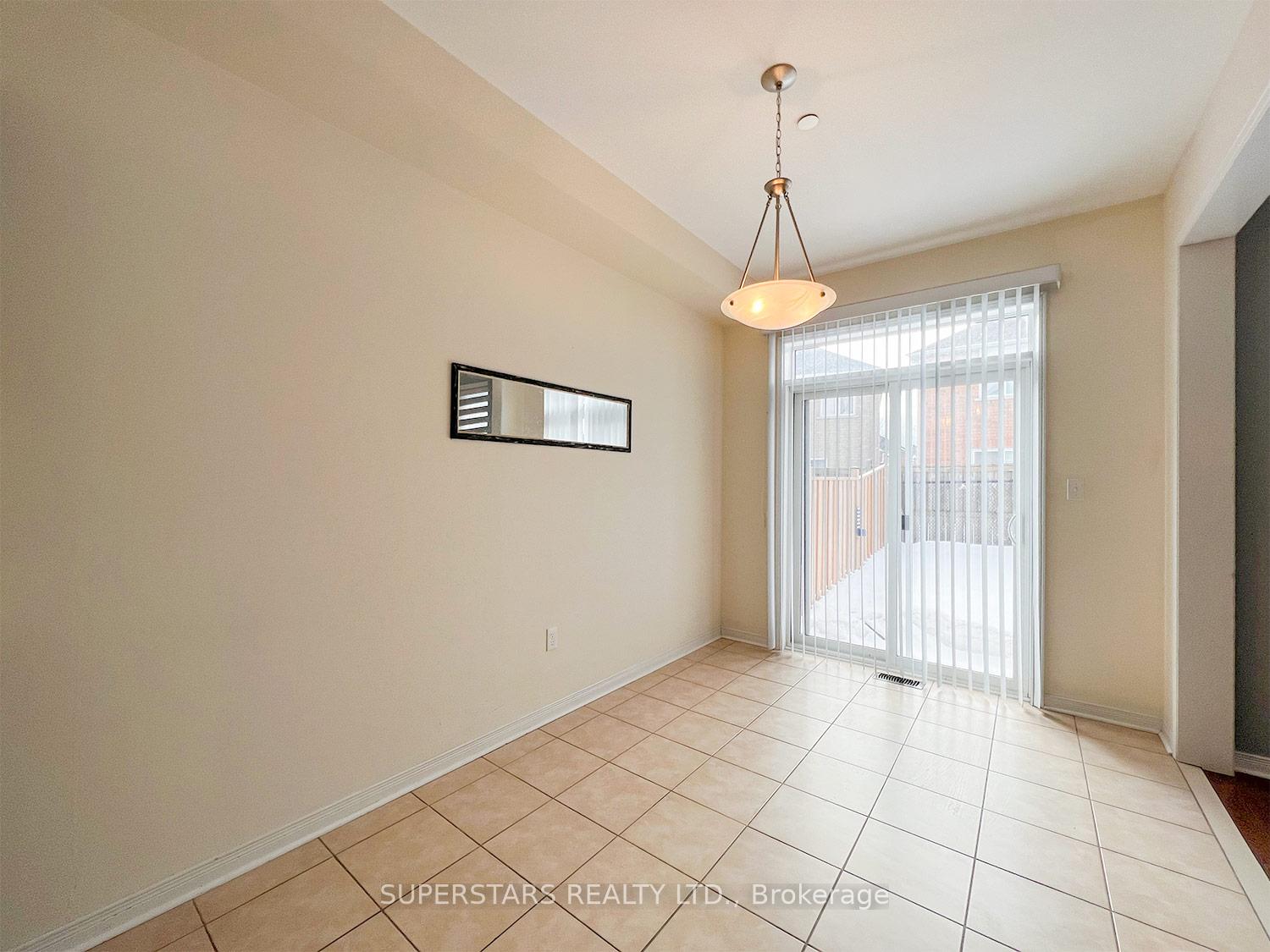 Photo 3 of 15 Jackson Eli Way, Markham, Cedarwood — HOMEH
