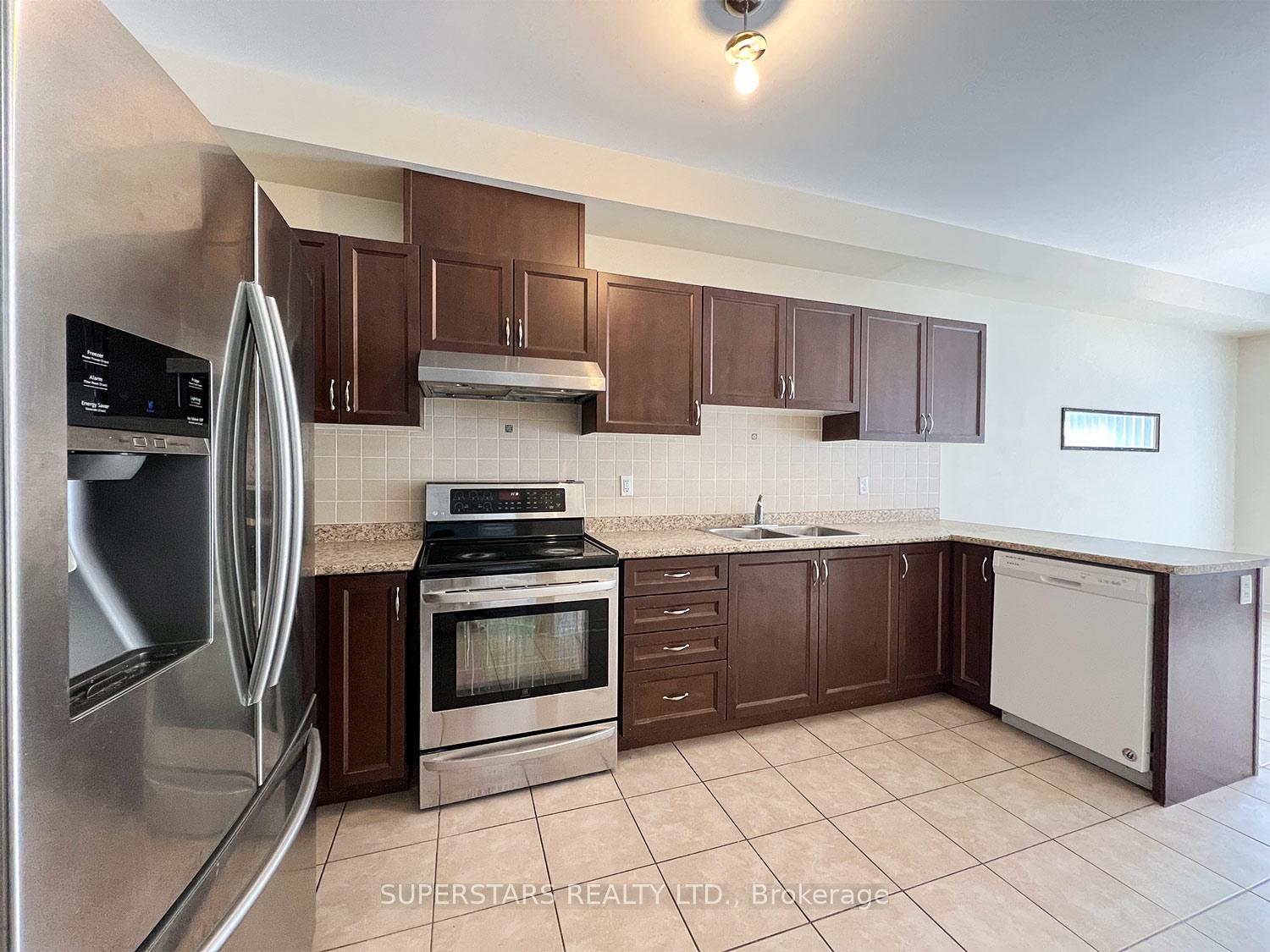 Photo 6 of 15 Jackson Eli Way, Markham, Cedarwood — HOMEH