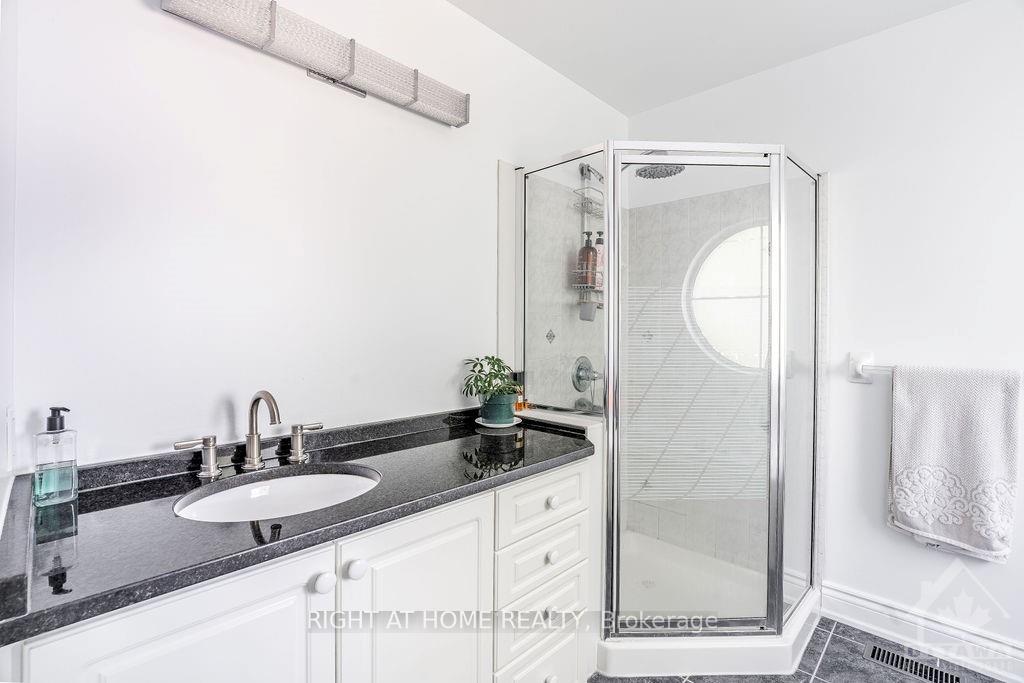Photo 7 of 137 Ballance Drive, Ottawa, Avalon East — HOMEH