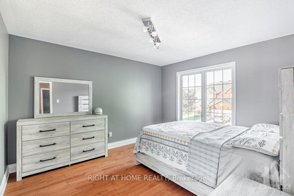 Photo 12 of 137 Ballance Drive, Ottawa, Avalon East — HOMEH