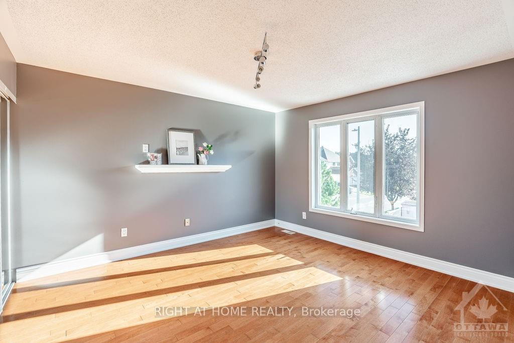 Photo 13 of 137 Ballance Drive, Ottawa, Avalon East — HOMEH