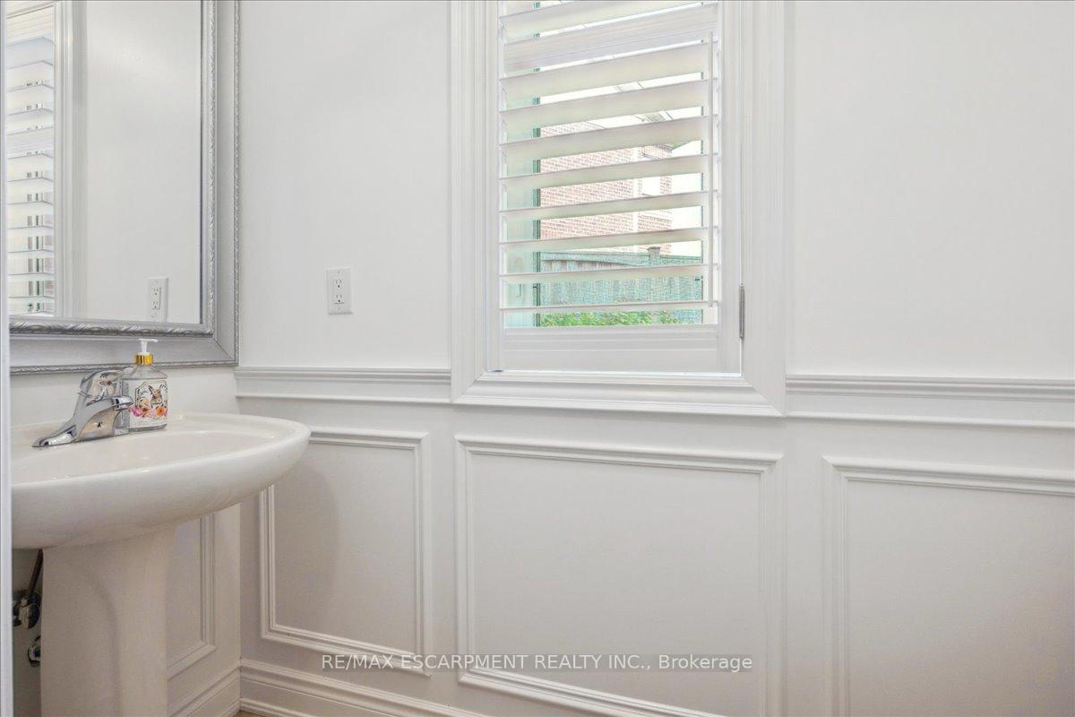 Photo 13 of 320 Wrigglesworth Crescent, Milton, Scott — HOMEH