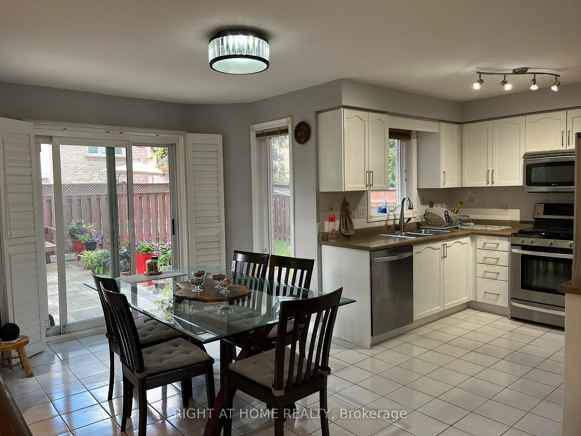 Photo 4 of Unit Main & Upper, 382 Chambers Crescent, Newmarket, Armitage — HOMEH