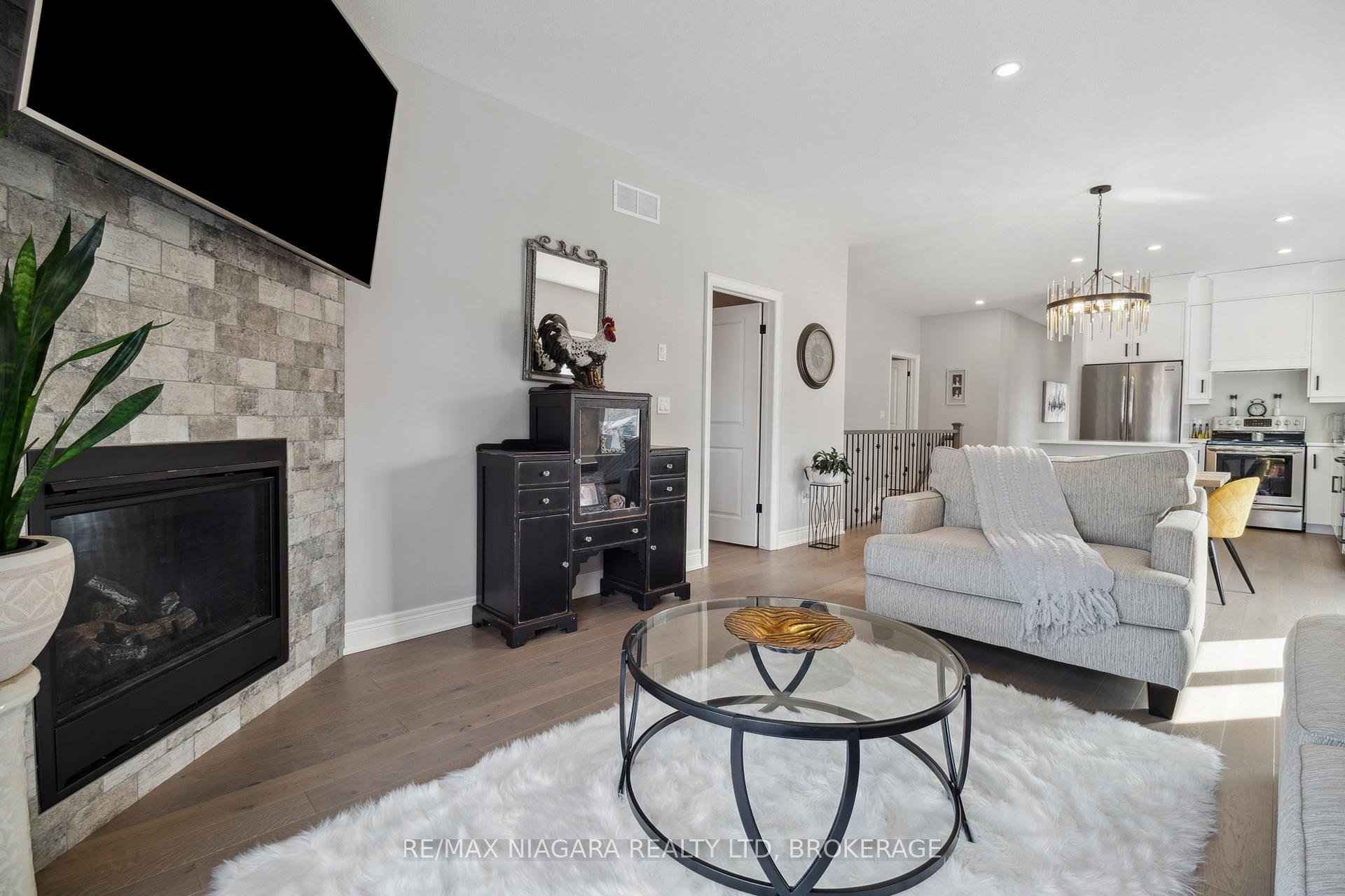 Photo 10 of 3 Austin Drive, Pelham, Fenwick — HOMEH