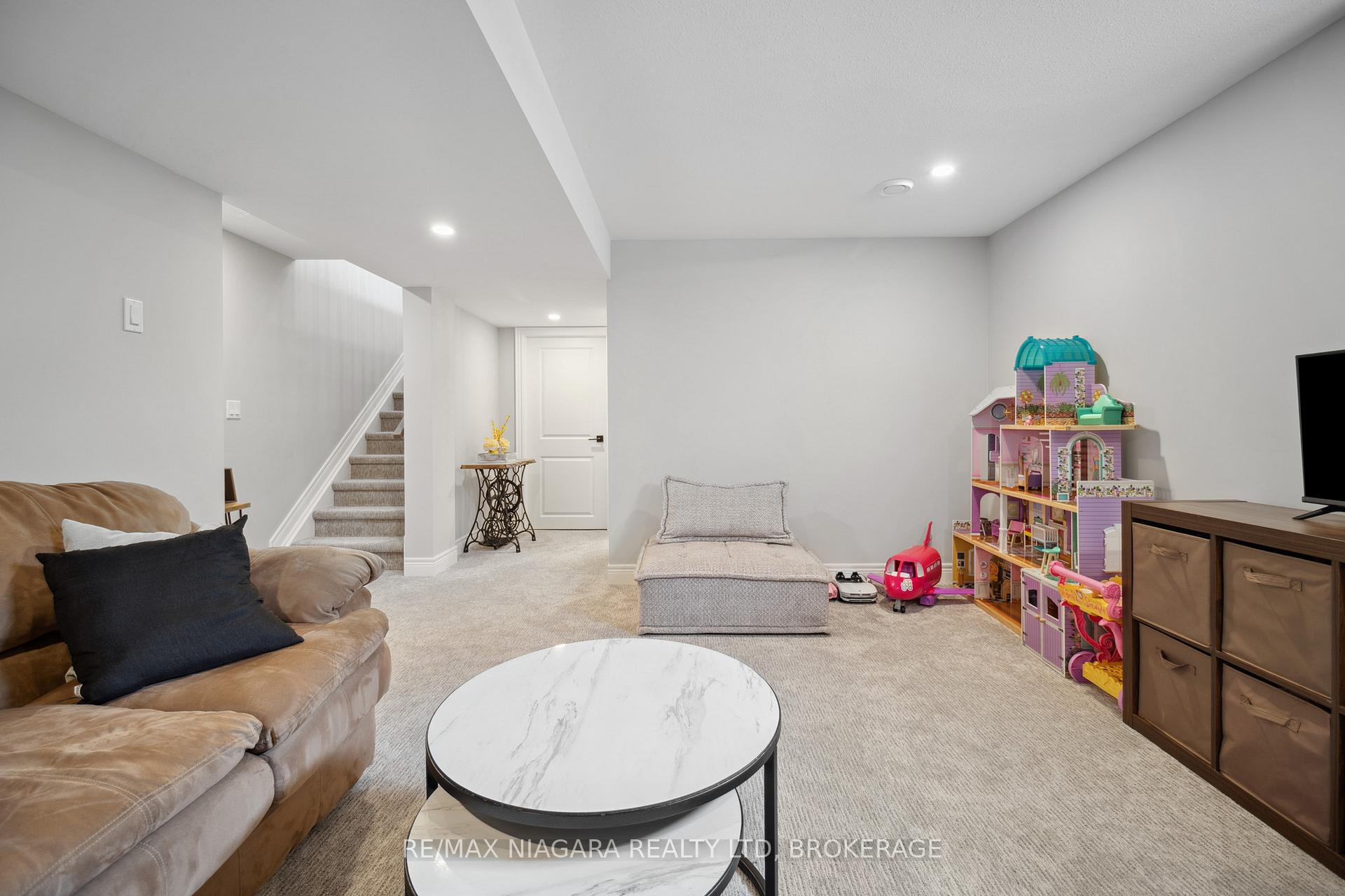Photo 20 of 3 Austin Drive, Pelham, Fenwick — HOMEH